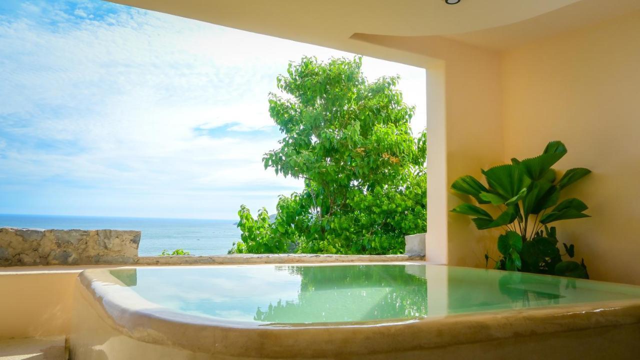 The Sunset Villas Zihuatanejo Exterior photo